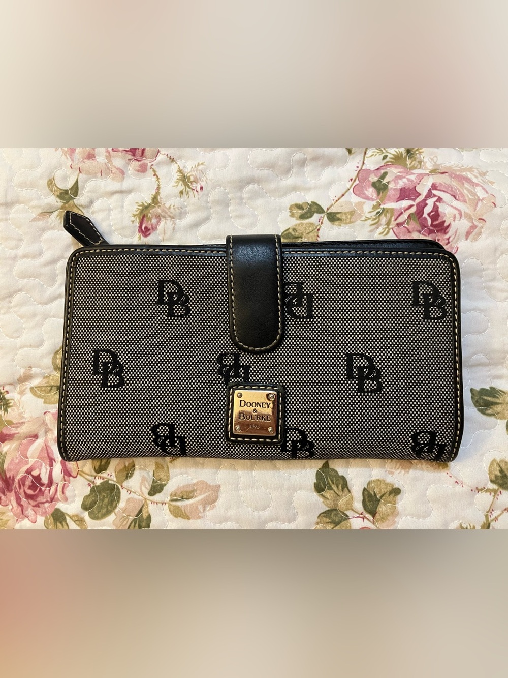 Vintage Classic Dooney & Bourke DB Fabric and Leather Wallet